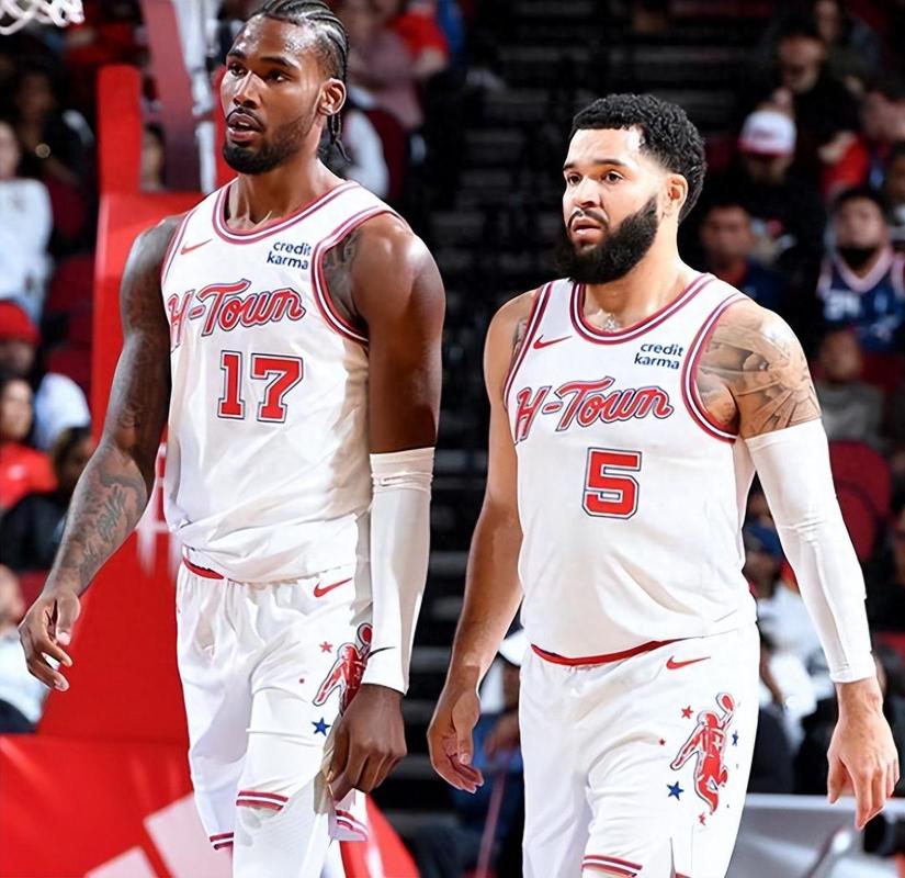 埃贝尔：凯恩已是足坛最伟大球员之一，未来他能竞争金球奖（埃贝尔：凯恩已跻身足坛顶尖，未来有望冲击金球）