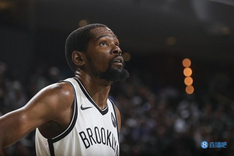 卡洛斯：银河战舰时期小贝是最佳队友，他倾尽所有为皇马付出（卡洛斯：银河战舰时代小贝是最佳队友，为皇马奉献了一切）