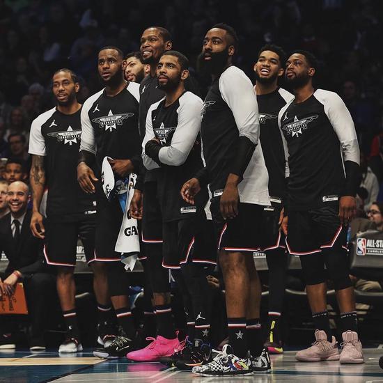 英格兰大名单：凯恩领衔，贝林、福登回归，拉什福德在列（英格兰公布名单：凯恩领衔，贝林厄姆与福登回归，拉什福德入选）