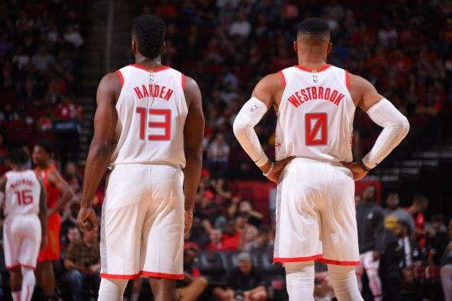 米体：罗马希望租借+买断齐尔克泽，买断费将不低于3500万欧（米兰体育报：罗马寻求先租后买齐尔克泽，买断价至少3500万欧元）