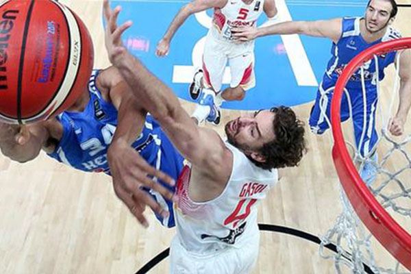 甘兹谈从国米转会米兰：虽然朋友也辱骂我，但是我从未后悔（甘兹谈从国米转投米兰：挨朋友骂也不曾后悔）