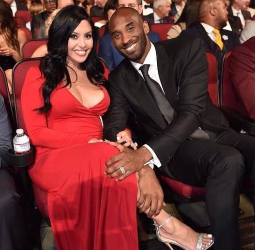 B费vs狼队全场数据：2球1助攻，5次关键传球但丢失19次球权（B费战狼队：梅开二度+1助攻，5次关键传球亦有19次丢失球权）